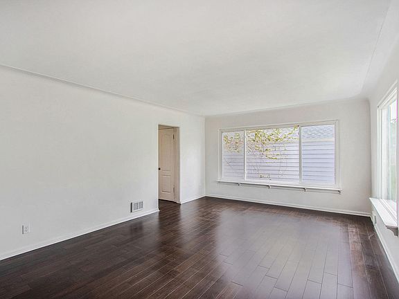3rd image of 1401 Ardmore St SE