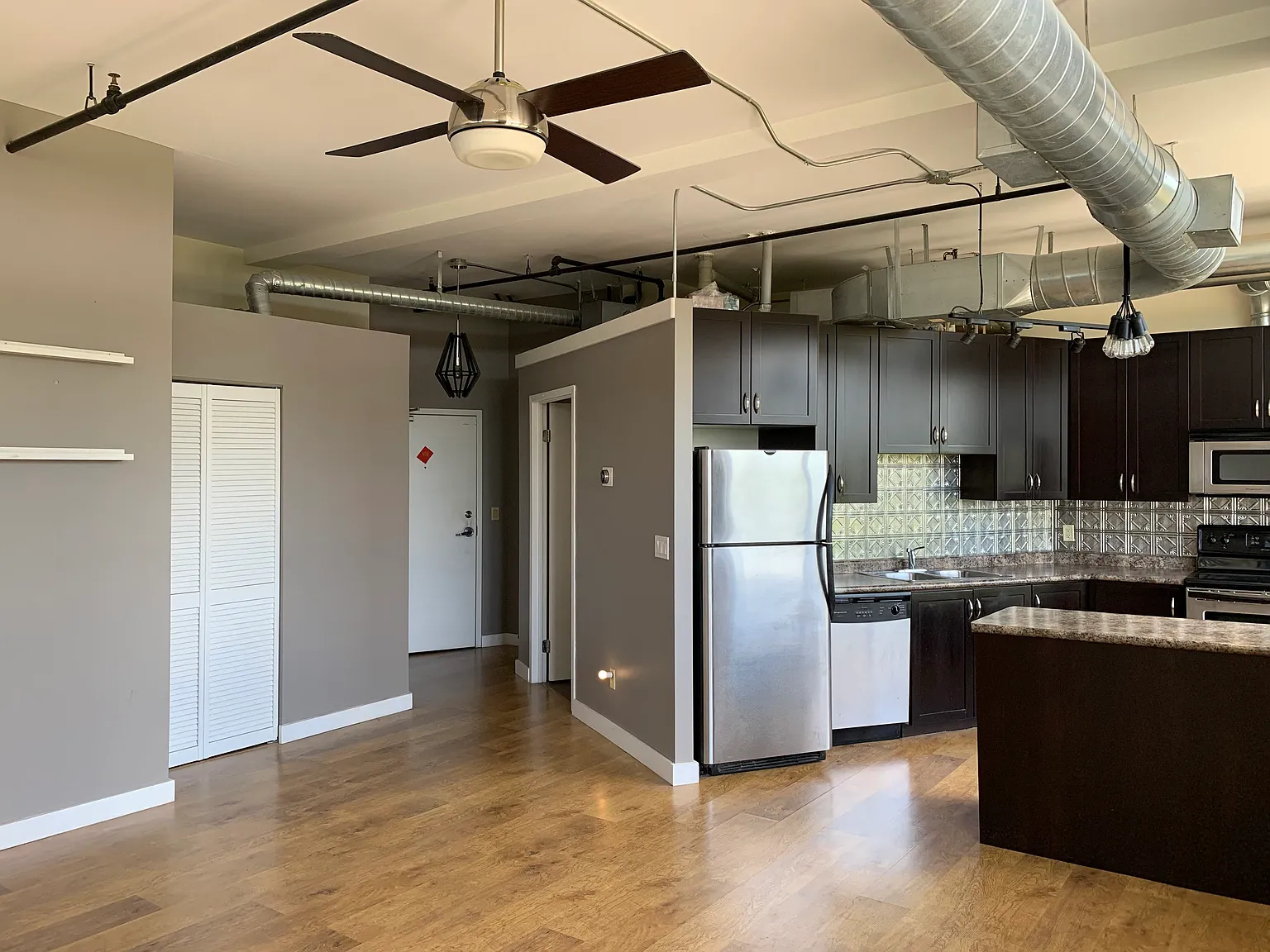 1 bed, 600 sqft, $1,875 — Photo 3
