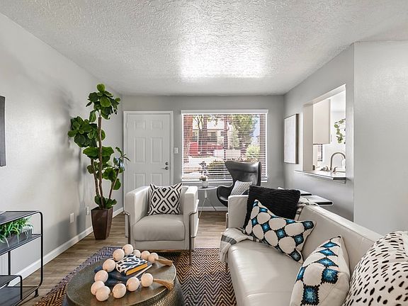 4th image of 5800 Truchas Dr NE APT 105