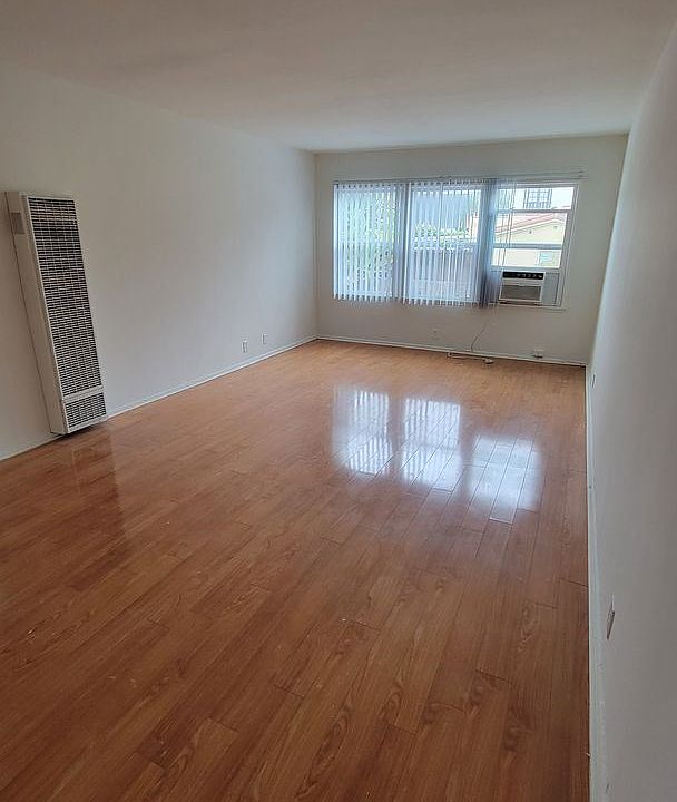 2nd image of 5563 W Pico Blvd #7
