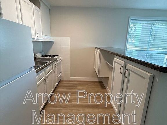 4th image of 2119 Arbor St APT 106
