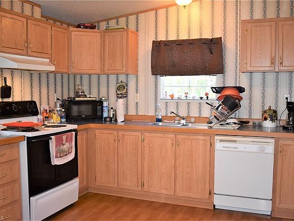 3rd image of 411 Bramblewood Dr