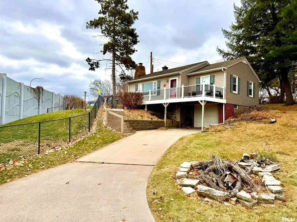 2003 19th St, Moline, IL 61265