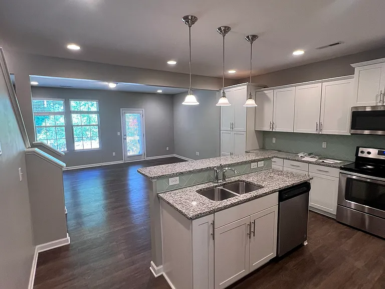 312 Irving Way — Photo 5