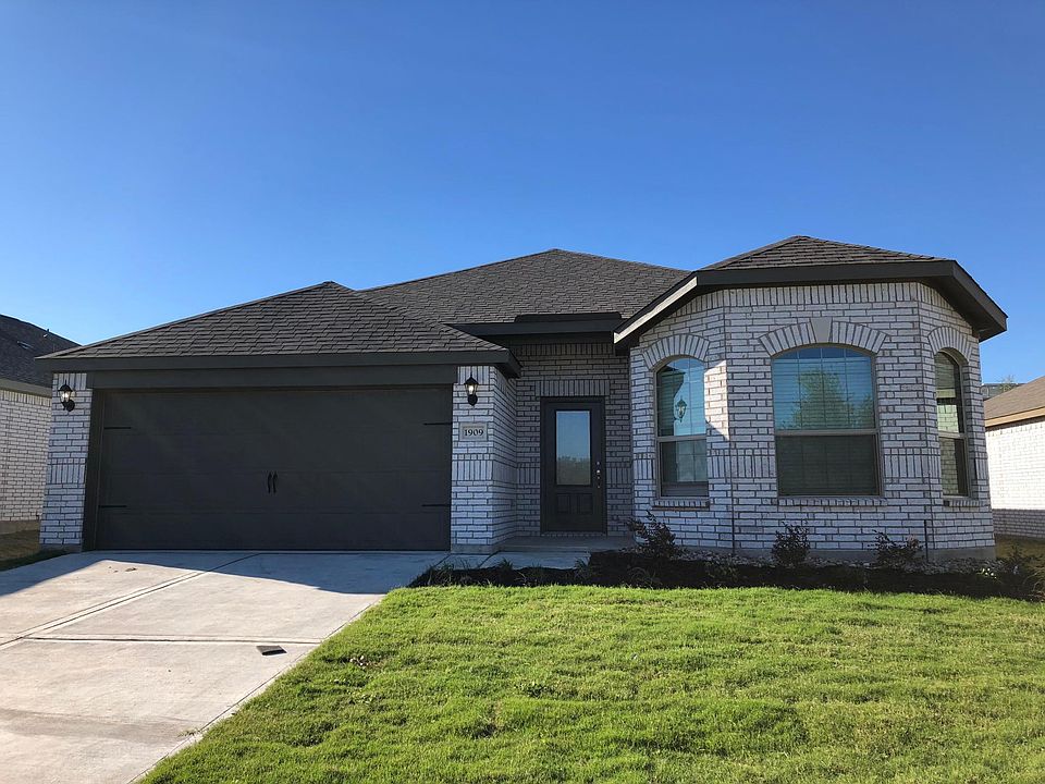 1st image of 1909 Dahlia Way