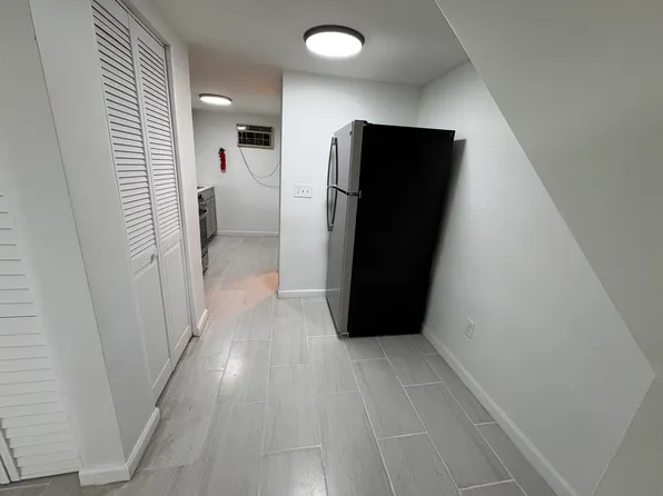 6039 Palisade Avenue image 6 of 7