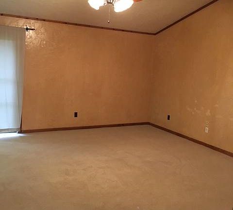 4th image of 1215 Haley Pl