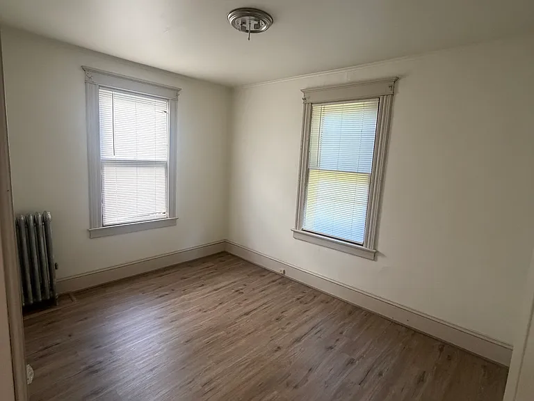 35 Linden St — Photo 8
