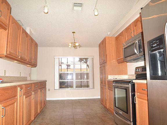 4th image of 2425 Jaywood Dr