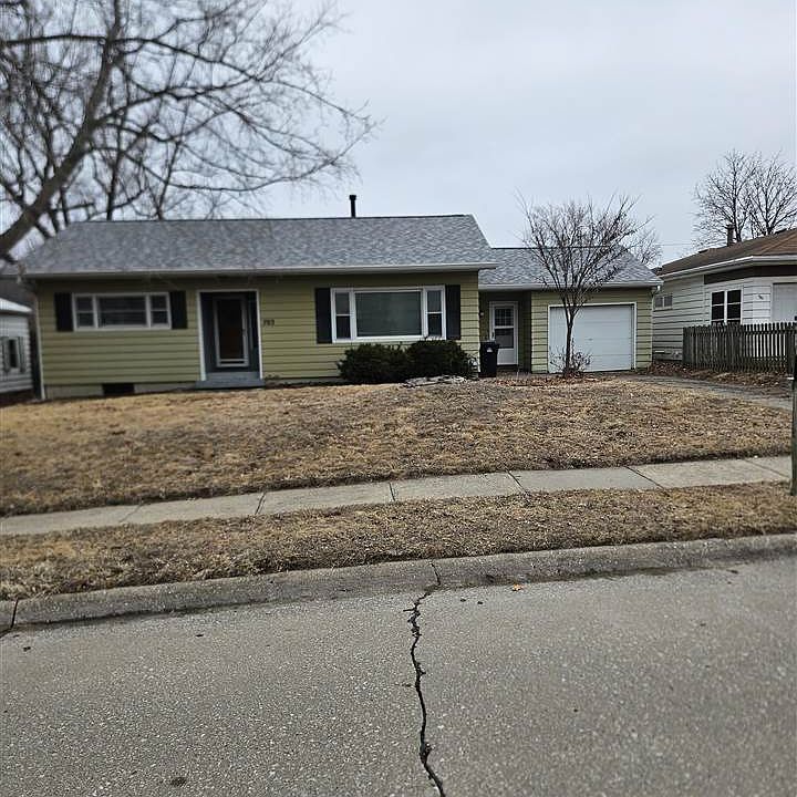 1st image of 703 9th Ave