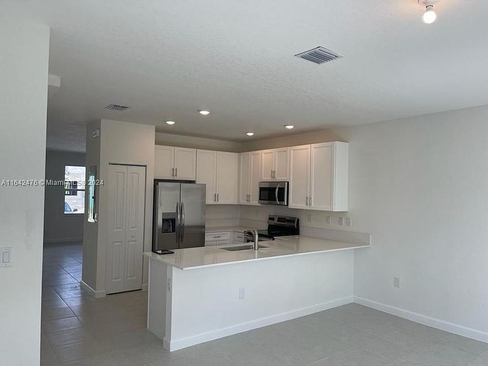 1st image of 1887 SE 26th Ave #1887