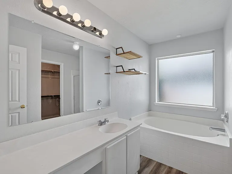 21907 Willow Shade Ln — Photo 29