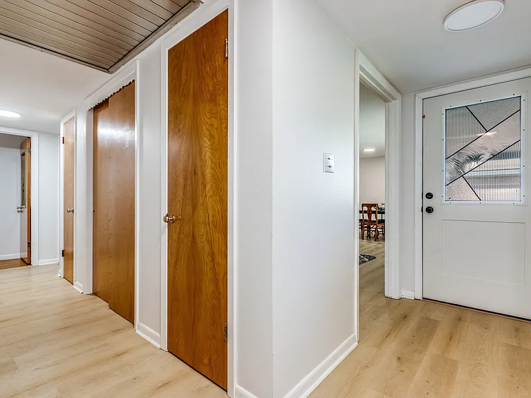 401 Daisy Dr — Photo 6