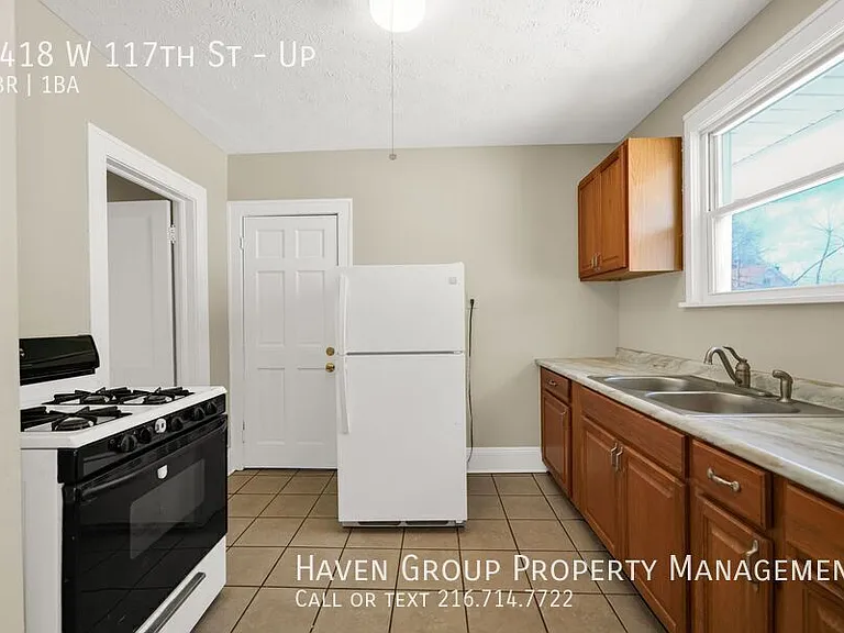 3418 W 117th St #UP — Photo 10
