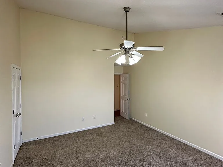 2525 Baird Dr — Photo 24