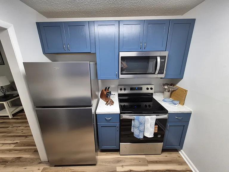 327 Laurens St SW #E10 — Photo 6