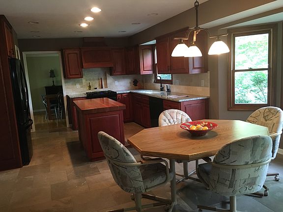 5th image of 1127 Hidden Cove Ct