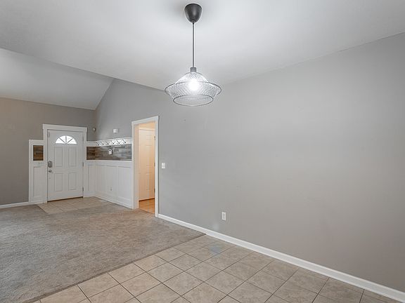 4th image of 7360 Tiercel Dr
