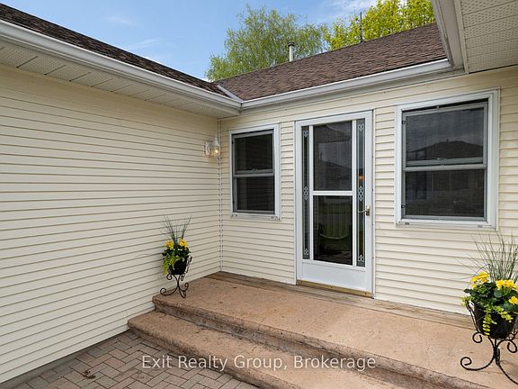 5th image of 7 Cretney Dr