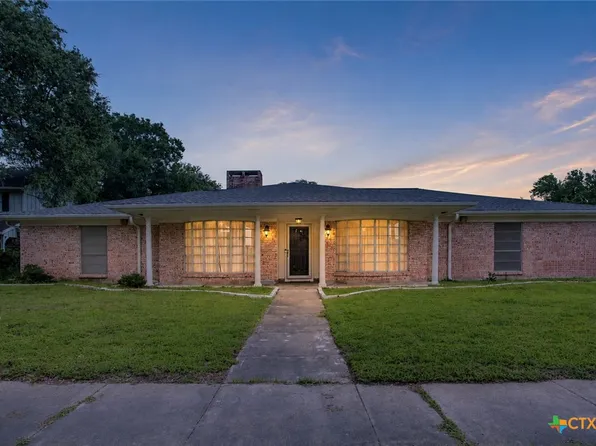 111 Dover Dell, Victoria, TX 77904