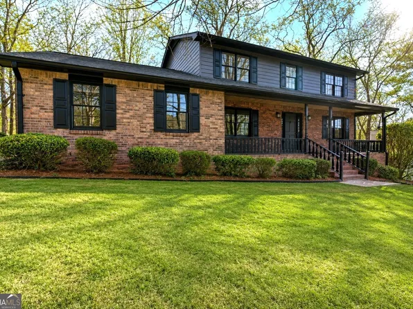 4566 Brandon Dr SW, Lilburn, GA 30047