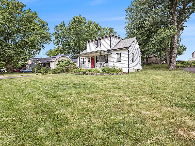 524 Continental Rd — Photo 26