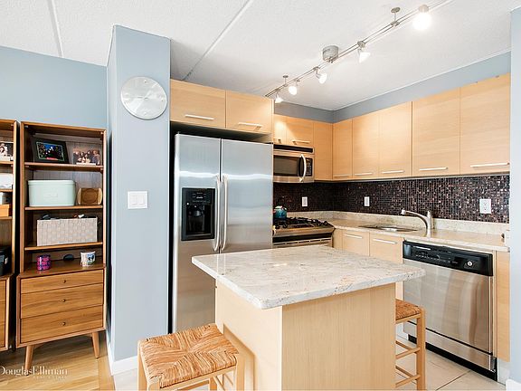 5th image of 1155 Warburton Ave APT 9K