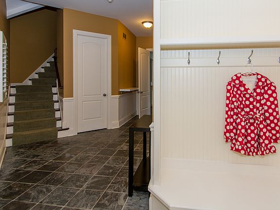 5th image of 905 Jenna Ct