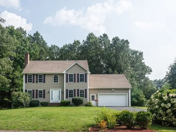 541 Towne St, North Attleboro, MA 02760