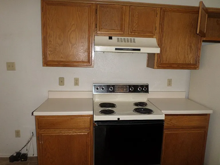2013 Sundown Dr — Photo 2