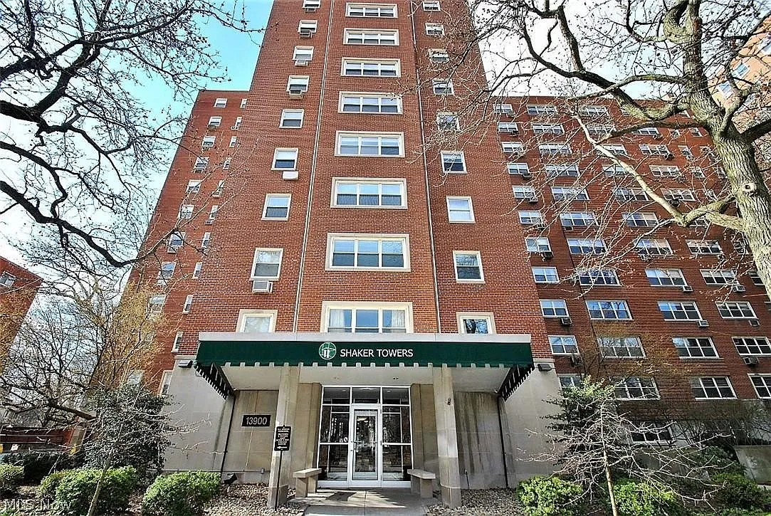 13900 Shaker Blvd APT 812 photo 1