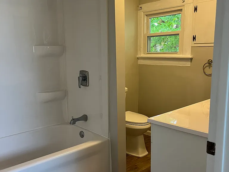 141 S Main St — Photo 11