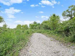 10689 Coopersfield Rd, Chelsea, MI 48118