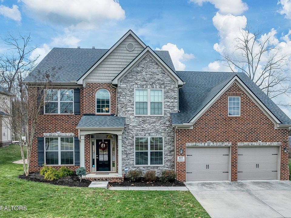 1st image of 807 Brookwood Ln