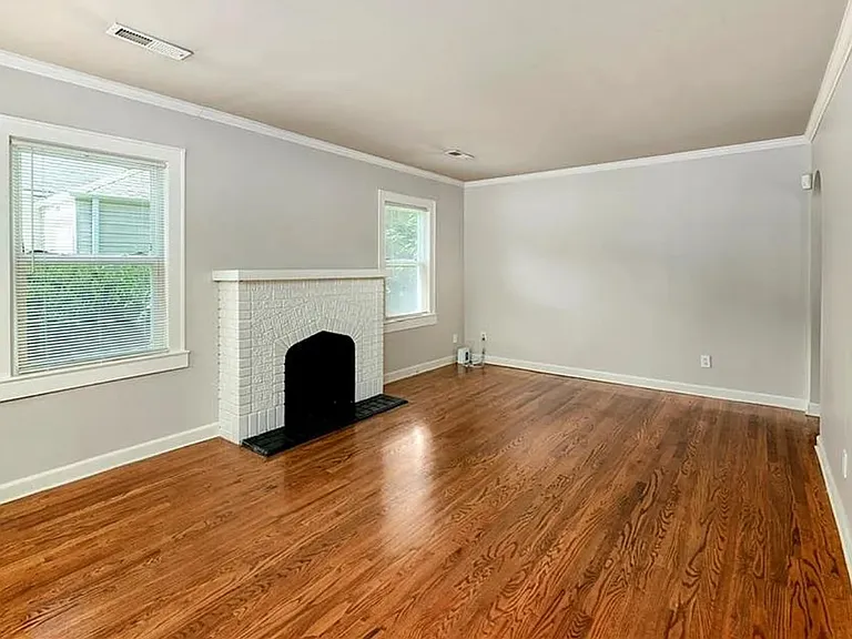 5900 Fontana St — Photo 2