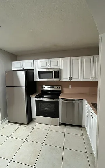 1300 SE 31st Ct #104 — Photo 5
