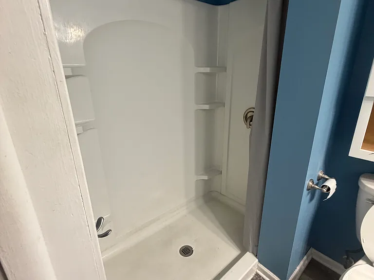 3301 Canterbury Dr — Photo 17