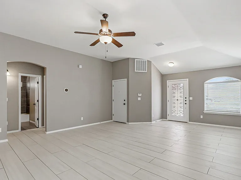 14609 Carlo Alvarado Dr — Photo 6