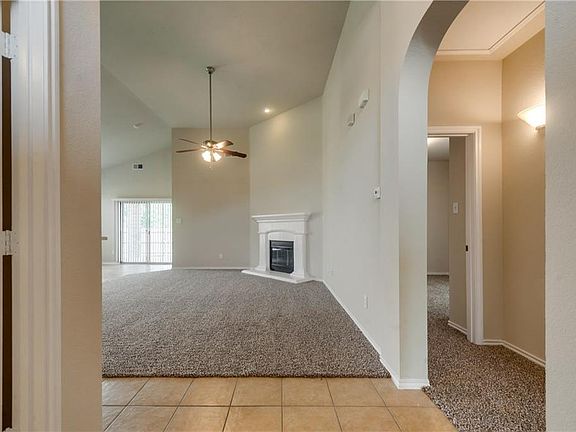 5th image of 4137 Martinsburg Dr