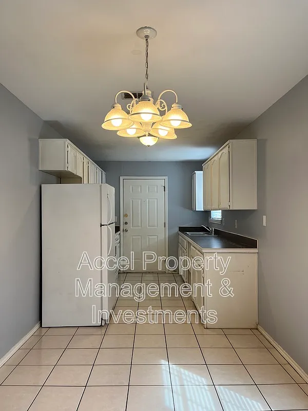 Building Photo - 1522 W Nolana Ave #A