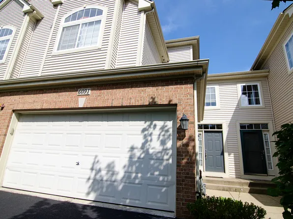 6091 Canterbury Ln, Hoffman Estates, IL 60192