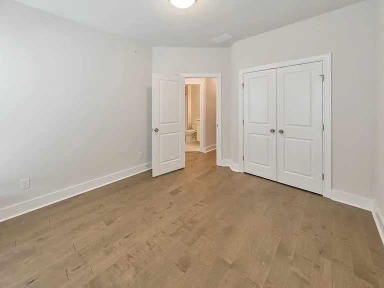 413 Bishop Ln — Photo 35