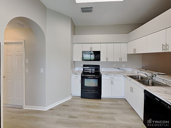 5th image of 11760 Lynmoor Dr