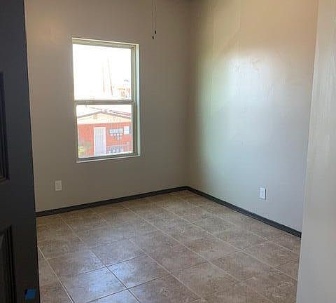 5th image of 3614 Keltner Ave #D