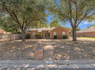 802 Crested Butte Dr, Hewitt, TX 76643
