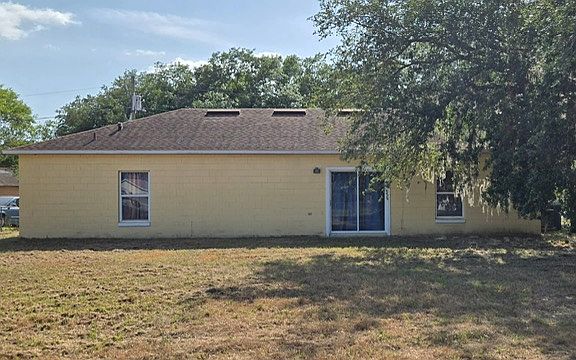 3rd image of 607 Escondido Ct
