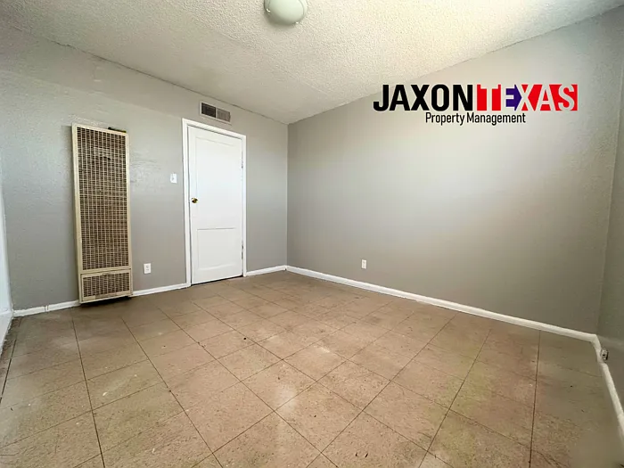 3906 Harrison Ave #4 — Photo 7