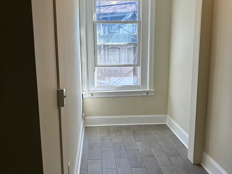 1151 E 4th St #2 — Photo 5