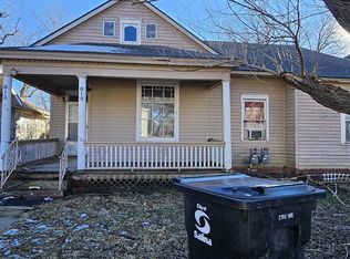 813 University Pl #815, Salina, KS 67401