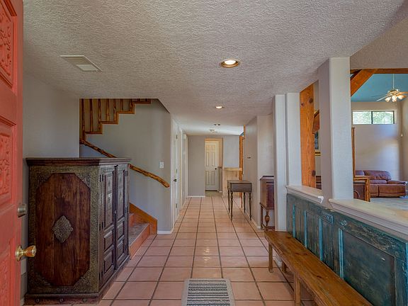 4th image of 11 Alamos Ln